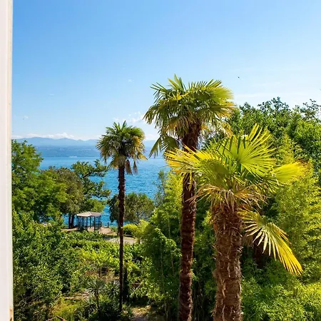 Palm And Palmino Garden Near Lungo Mare Apartment Lovran