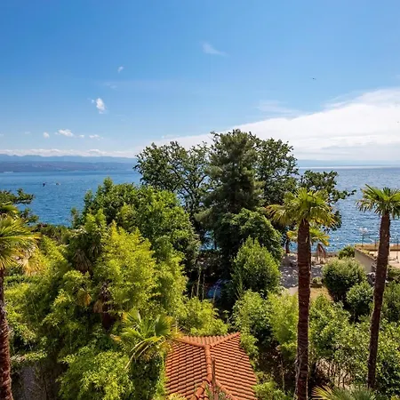Palm And Palmino Garden Near Lungo Mare Apartment